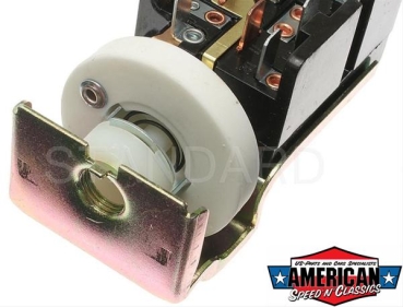 Headlight Switch Ford 1965-77 DS188